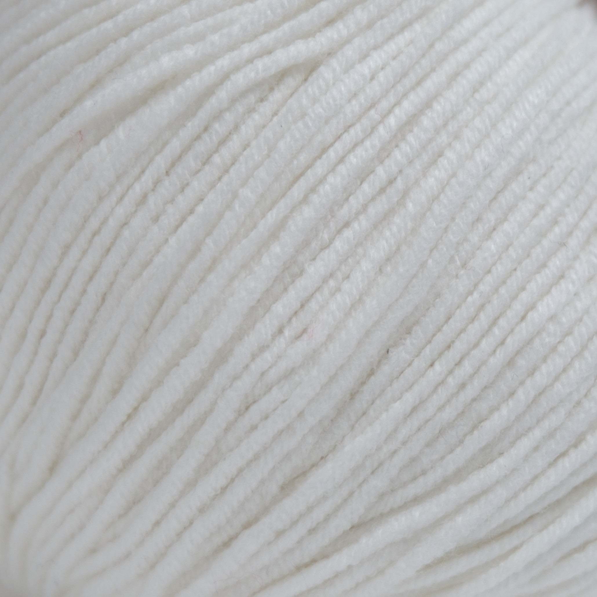 Rozenne Cotton Dream 1122 Ivory White Surface Rozenneyarns.com