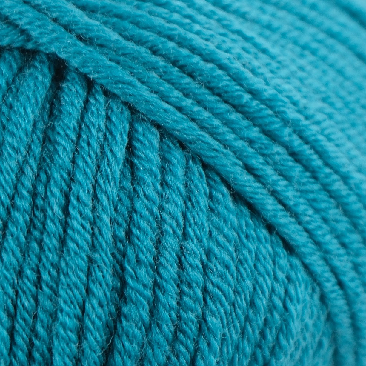Rozenne Merino Majesty Wool Yarn 3022 Petrol Green Surface Rozenneyarns.com