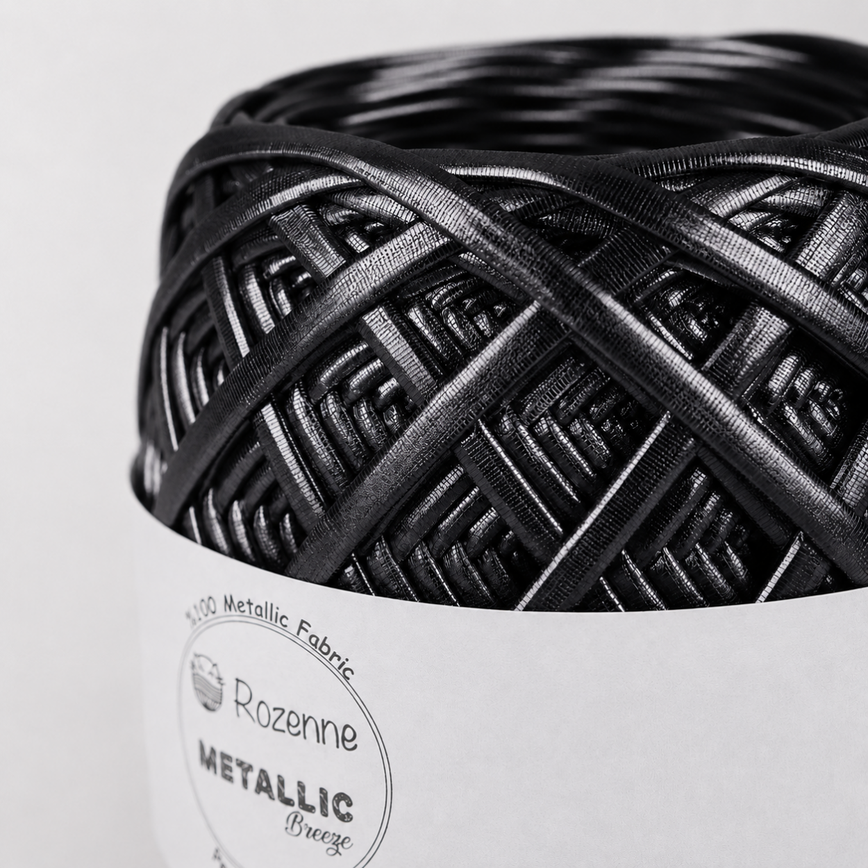 Rozenne Metallic Breeze Glitter Yarn 5020 Black Surface Photo
